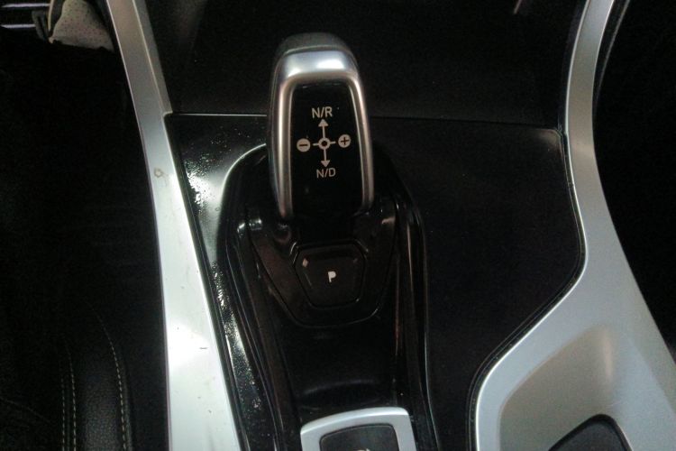 领克01 2020款 2.0T 两驱纯Pro版 国VI中控内饰18