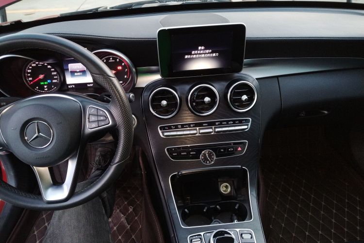 奔驰C级 2016款 C 180 L 运动型中控内饰12