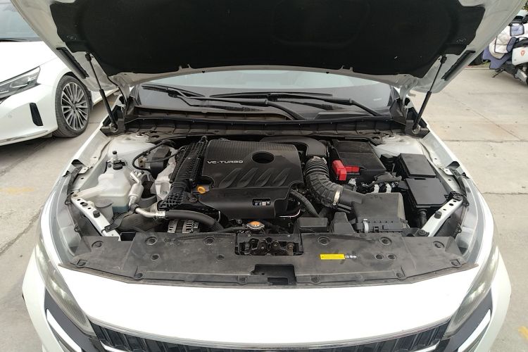 日产 天籁 2022款 2.0T XL 进享版机舱底盘24