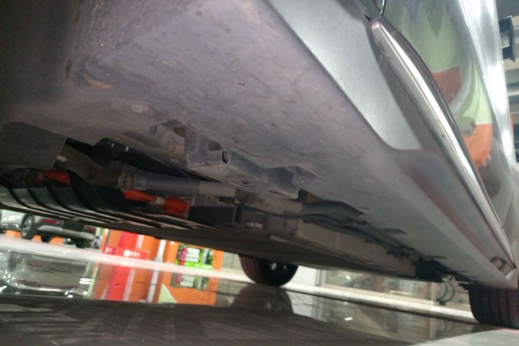 比亚迪 汉 2024款 DM-i 荣耀版 121KM 尊贵型局部细节9002