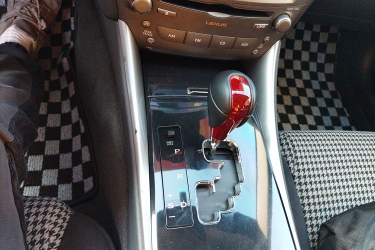 雷克萨斯IS 2011款 250 运动版中控内饰18