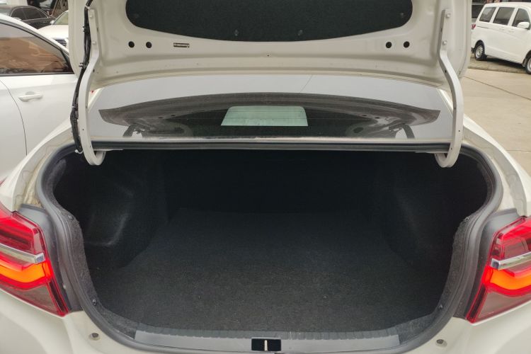 丰田 威驰 2021款 1.5L CVT创行版机舱底盘23