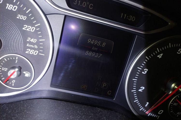 奔驰A级(进口) 2016款 A 180中控内饰15