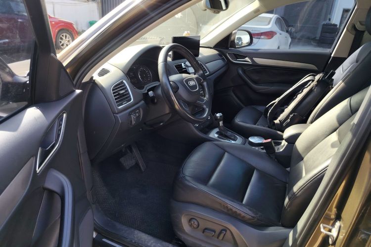 奥迪Q3 2013款 35 TFSI 进取型中控内饰20