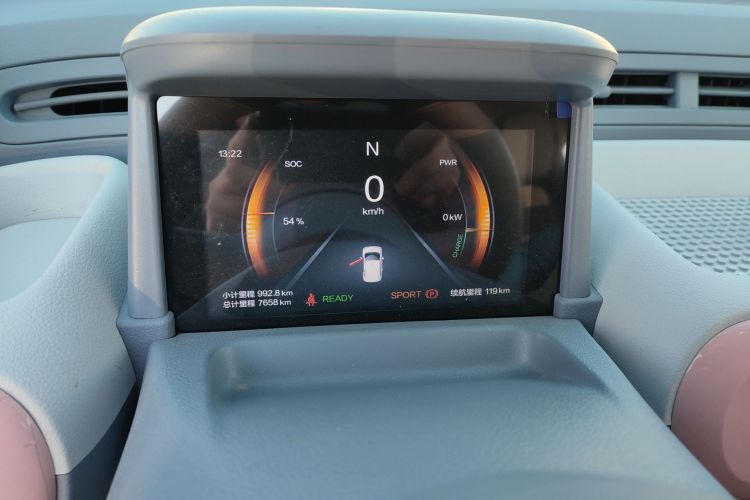 奔腾小马 2025款 222km 闪电马中控内饰14