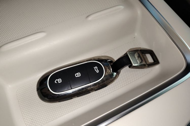 理想汽车 理想L9 2022款 Max中控内饰11