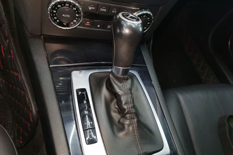 奔驰C级 2013款 C 180 经典型 Grand Edition局部细节18