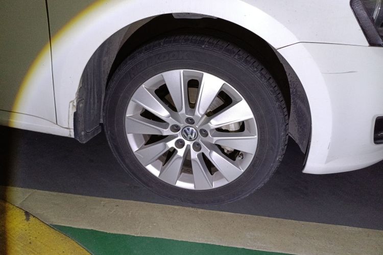 大众 朗逸 2013款 1.6L 自动舒适版车身外观10