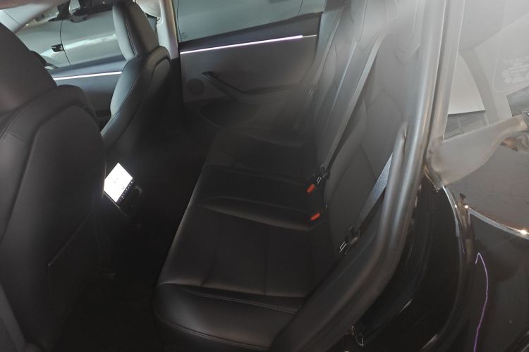 特斯拉 Model 3 2023款 后轮驱动版中控内饰21