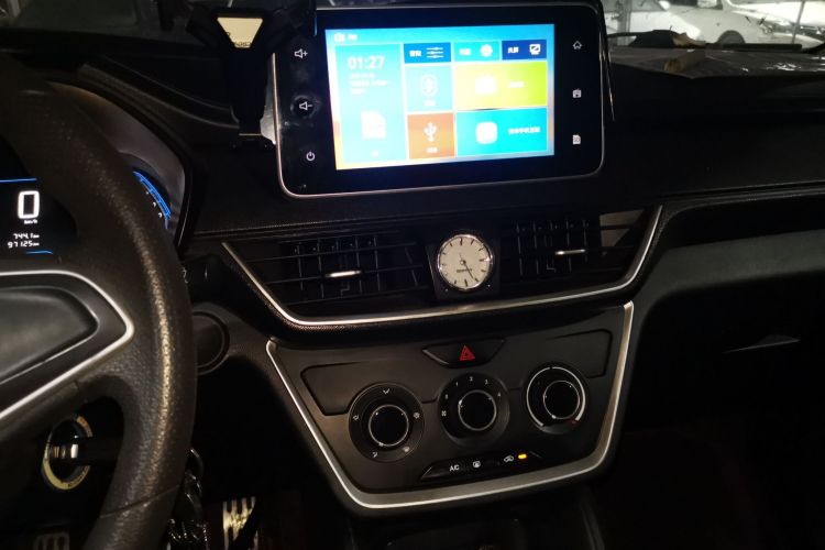 五菱汽车 五菱宏光S3 2018款 1.5L 手动舒适型 国V中控内饰16