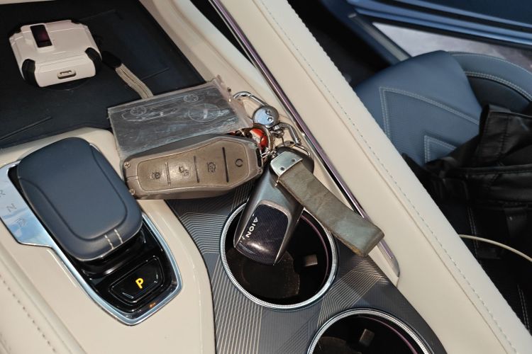 极氪001 2022款 超长续航双电机 YOU版中控内饰11