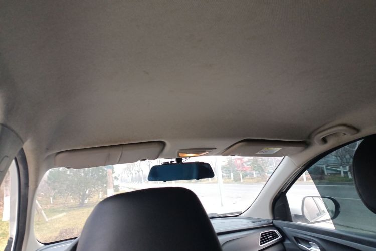 宝骏730 2019款 1.5T CVT时尚型 7座 国VI中控内饰22