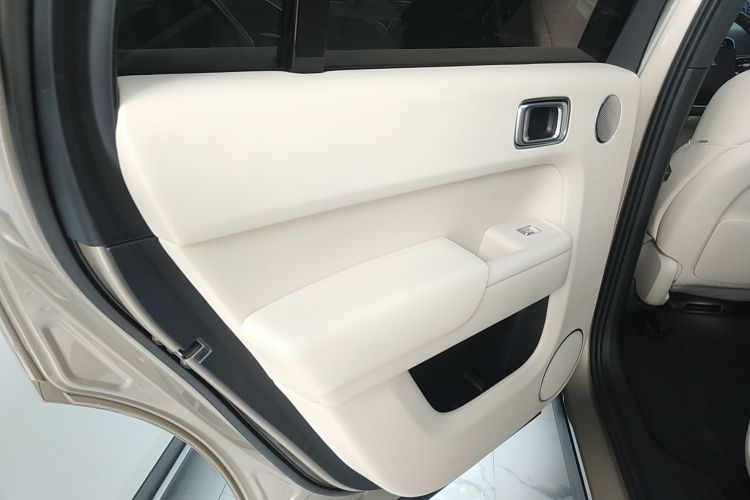 理想汽车 理想L9 2022款 Max中控内饰49