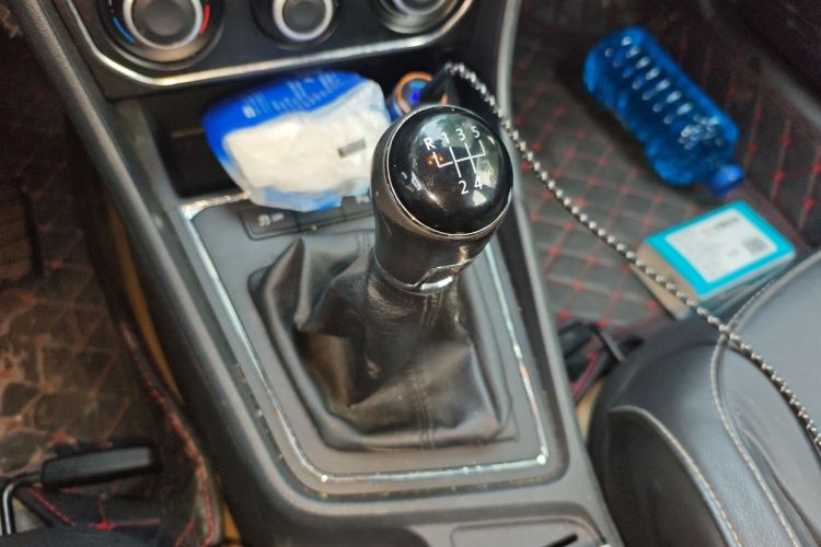 大众 朗逸 2015款 1.6L 手动舒适版中控内饰18