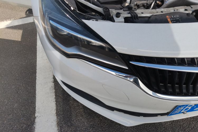 别克 威朗 2018款 两厢 15S 自动领先型车身外观8