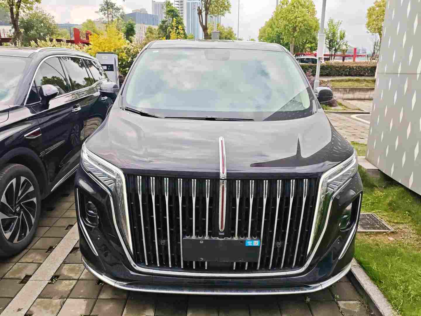 重庆二手红旗HQ9 PHEV 2024款，七座MPV养车成本一天几块钱？