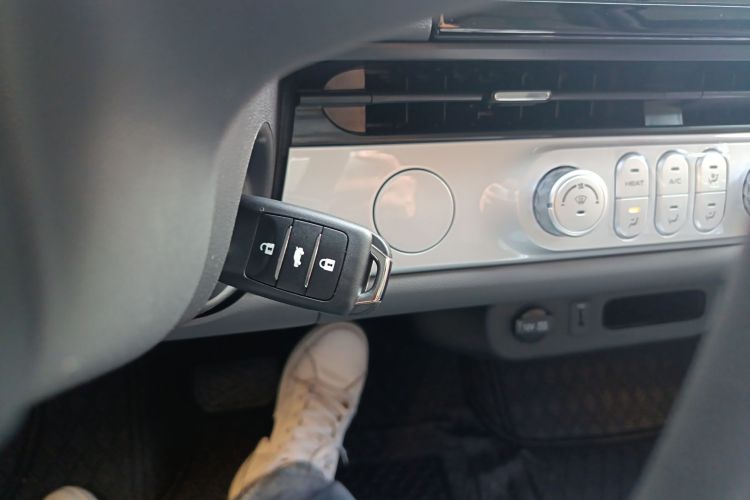 长安启源 长安Lumin 2025款 205km 香沁款中控内饰7001