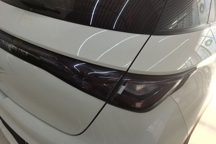 比亚迪 海豚 2023款 420km 自由版车身外观9