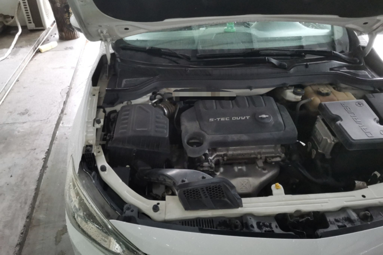 雪佛兰 科沃兹 2019款 320 自动欣享天窗版机舱底盘25