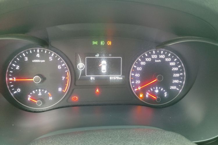 起亚K5 2017款 2.0L 自动15周年特别版LUX中控内饰14