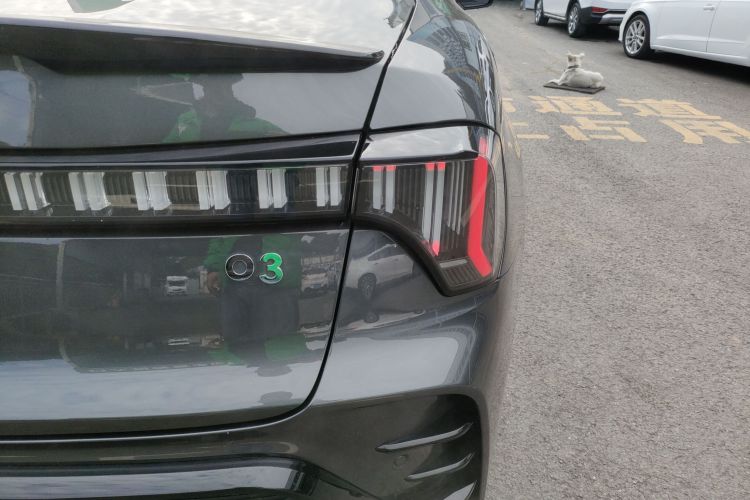 领克03 2023款 2.0TD DCT劲Pro车身外观9