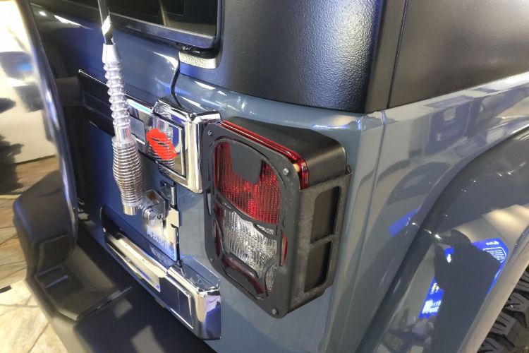 Jeep 牧马人 2014款 3.0L Sahara 四门版车身外观9