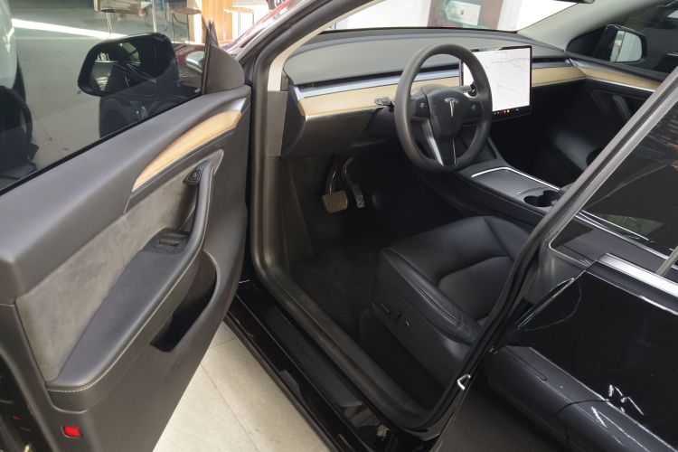 特斯拉 Model Y 2021款 标准续航后驱版中控内饰7003