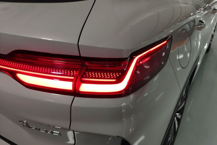 比亚迪 宋PLUS新能源 2023款 冠军版 EV 520KM 尊贵型车身外观6006