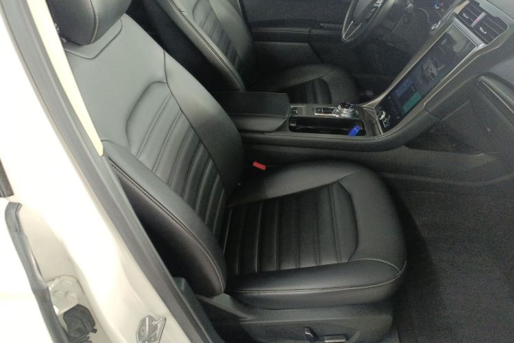 福特 蒙迪欧 2020款 EcoBoost 180 时尚型局部细节41