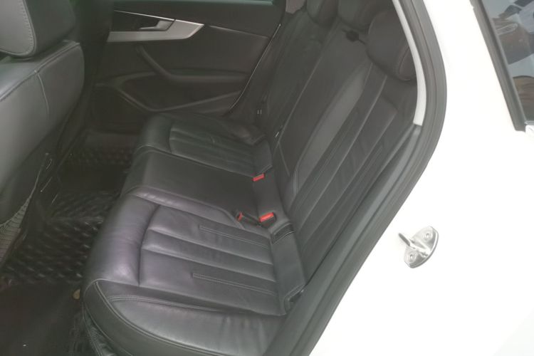 奥迪A4L 2019款 40 TFSI 时尚型 国VI中控内饰21