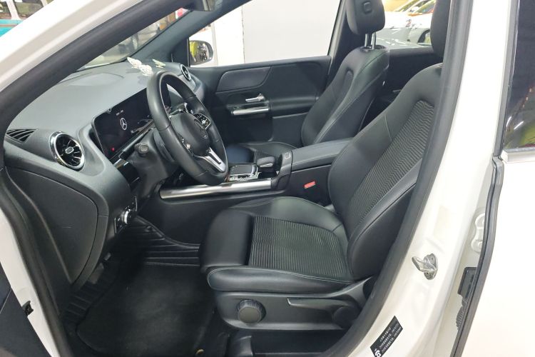 奔驰B级 2020款 B 200 动感型局部细节19