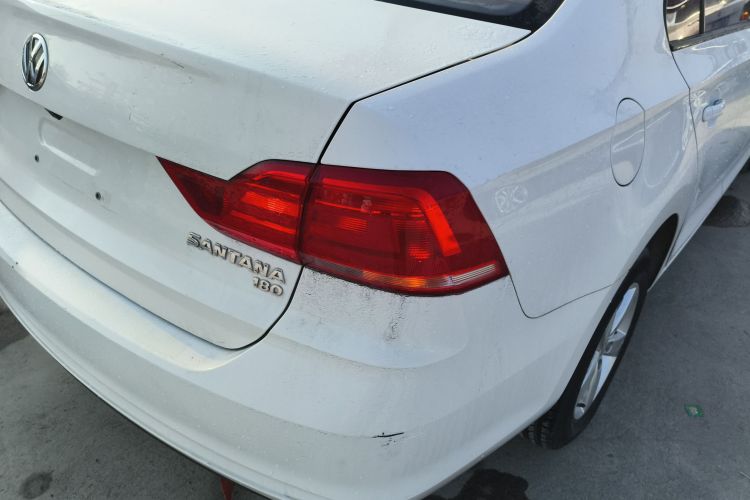 大众 桑塔纳 2016款 1.6L 手动风尚版车身外观9