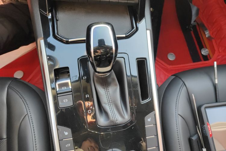 魏牌 VV7 2017款 2.0T 超豪型中控内饰18