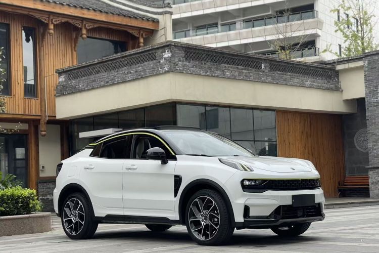 领克05 2020款 2.0TD 两驱耀Halo车身外观3