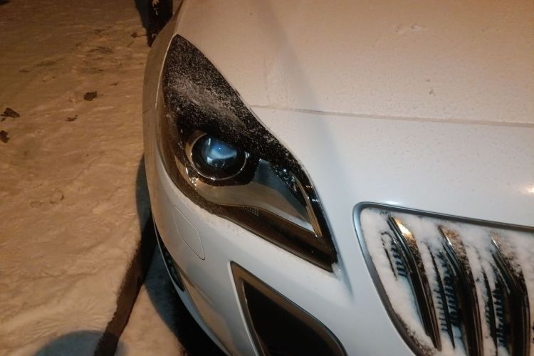 别克 君威 2014款 GS 2.0T 纵情运动版车身外观8