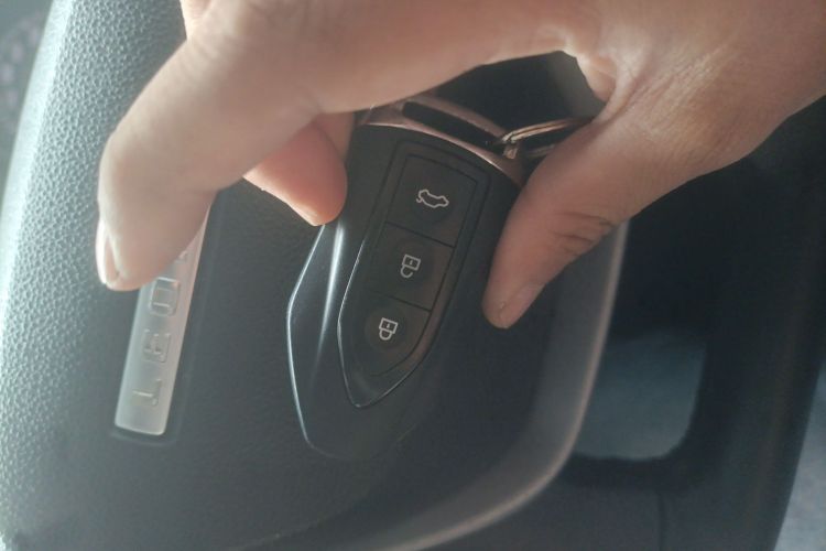 猎豹汽车 猎豹CS10 2017款 2.0T 手动卓越型中控内饰7001