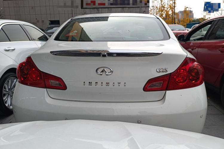 英菲尼迪G系 2013款 G25 Sedan 豪华运动版车身外观6