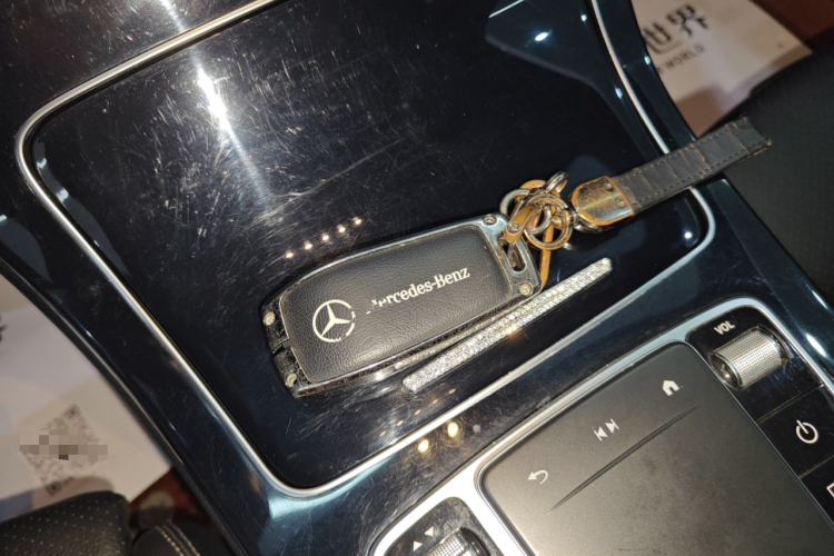 奔驰GLC 2020款 改款 GLC 260 L 4MATIC 动感型中控内饰11