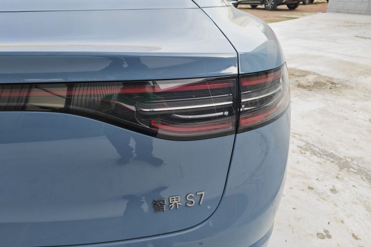 鸿蒙智行 智界S7 2024款 Pro 后驱长航版车身外观6006