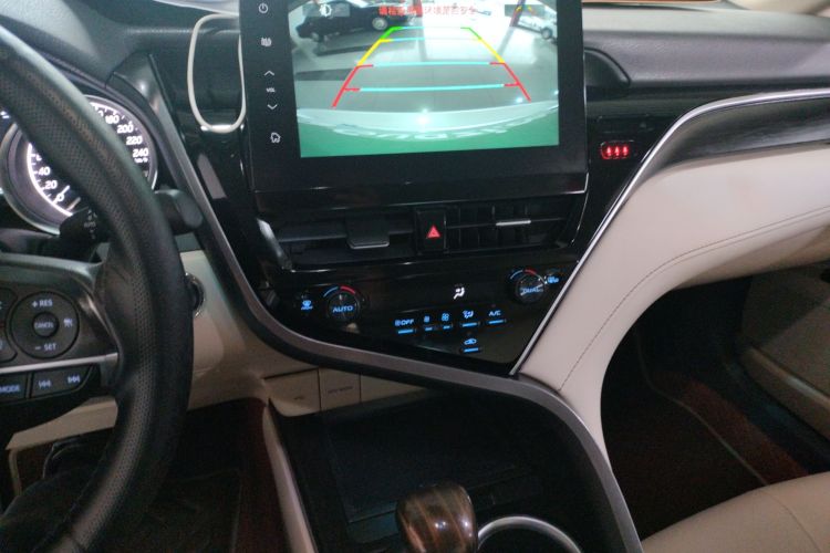 丰田 凯美瑞 2021款 2.0G 豪华版中控内饰16