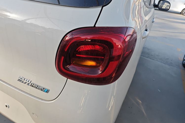 五菱汽车 宏光MINIEV 2025款 四门版 进阶款车身外观9