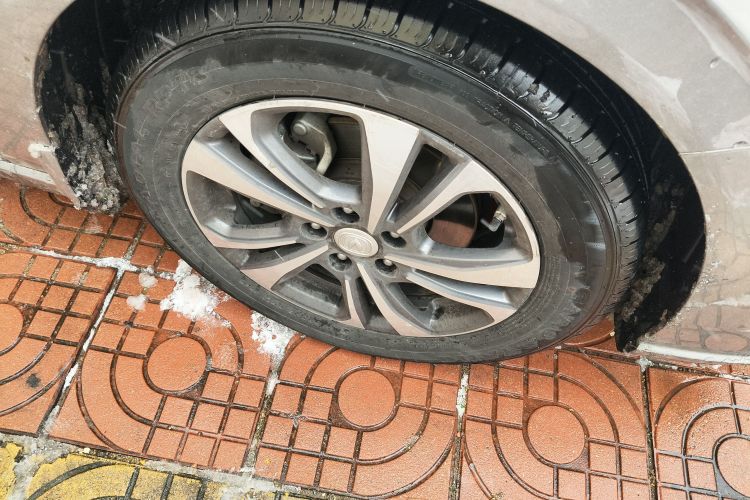 长安 逸动 2020款 PLUS 蓝鲸NE 1.4T GDI DCT尊贵型车身外观10