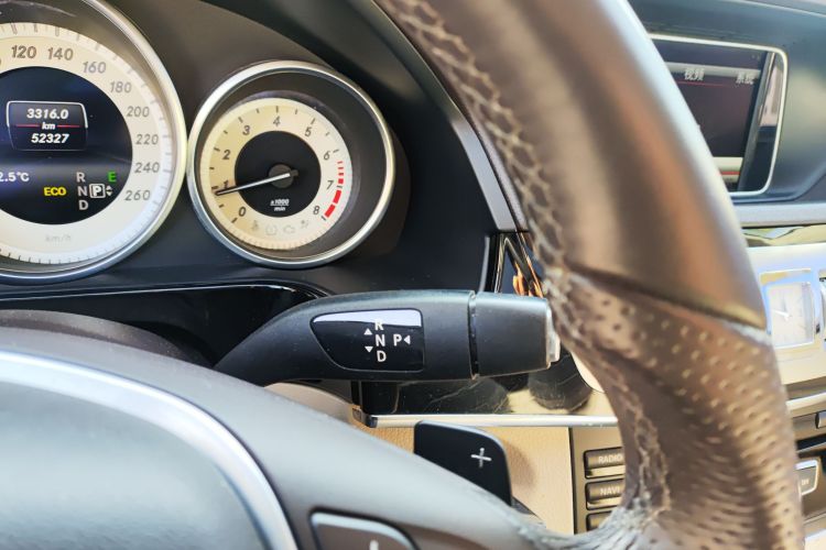 奔驰E级 2014款 改款 E 260 L 运动型局部细节18