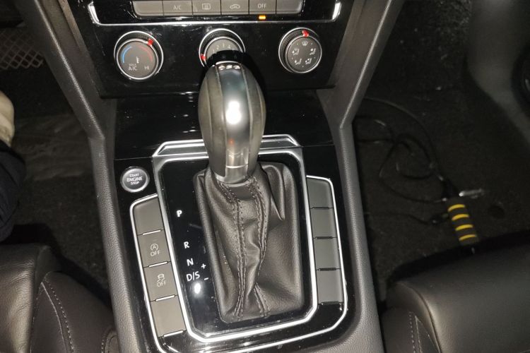 大众 迈腾 2018款 330TSI DSG 领先型中控内饰18