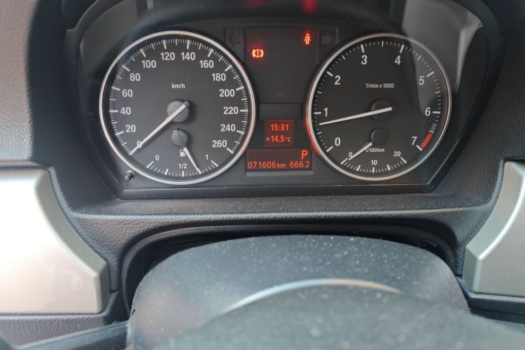 宝马3系(进口) 2010款 320i豪华型中控内饰15