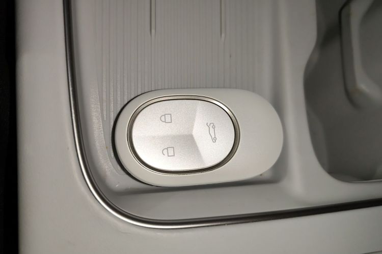 蔚来EC7 2023款 100kWh 首发版中控内饰11