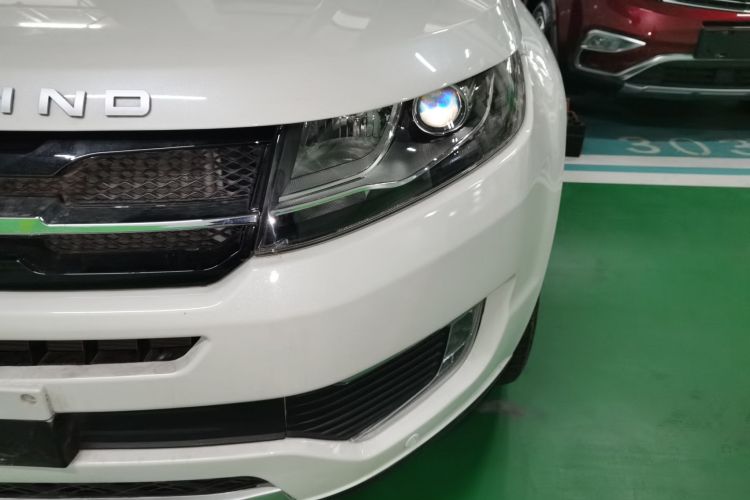 陆风X7 2015款 2.0T 全景尊贵版局部细节36