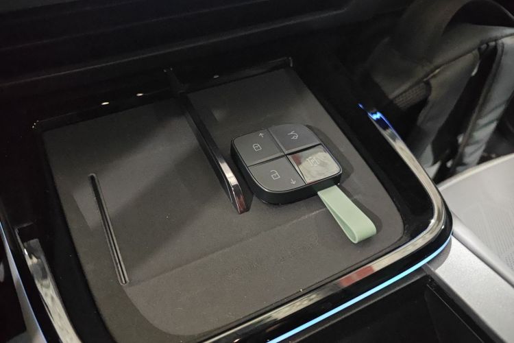 领克08 EM-P 2025款 245km 超长续航Halo中控内饰11