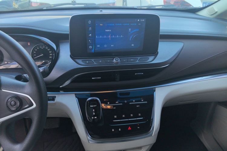 别克GL8 2023款 陆上公务舱 舒适型中控内饰16