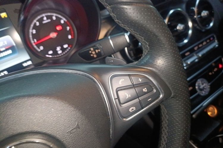 奔驰C级 2017款 改款 C 200 L 运动版中控内饰18